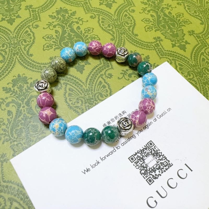 G*u*i bracelets